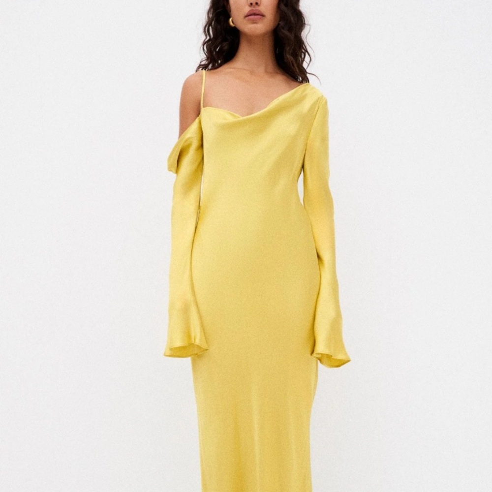 New with tags - Shona Joy asymmetrical Off-Shoulder Dress